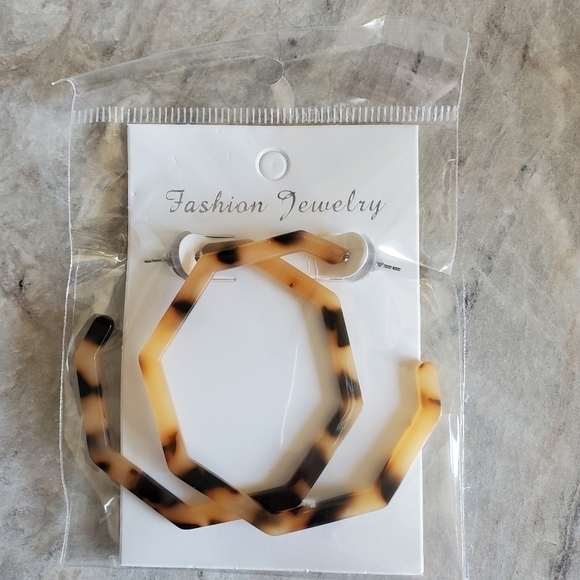 NEW hexagon hoop acrylic tortoise shell earrings - Picture 2 of 2